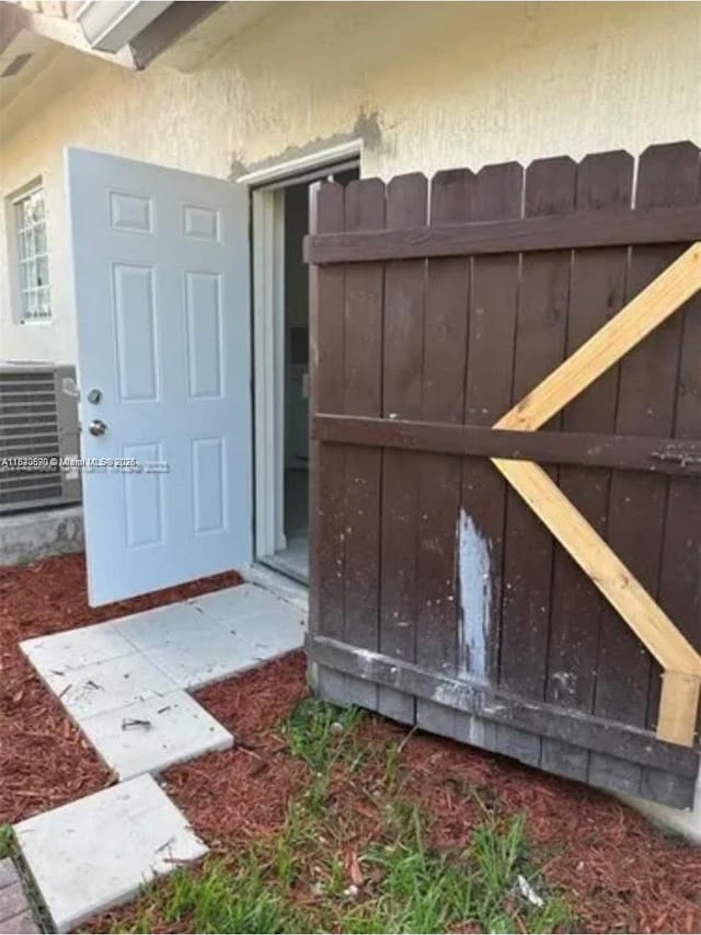 9860 SW 161st Ave, Miami, FL 33196 - view of gate