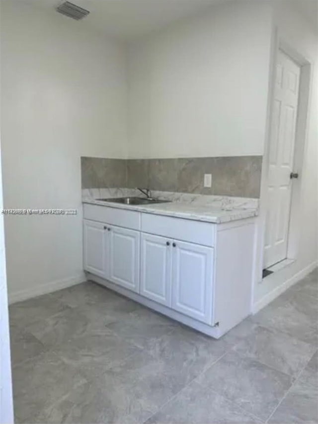 9860 SW 161st Ave, Miami, FL 33196 - kitchen with light countertops and a sink