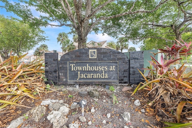 8239 NW 8th St Unit 3, Plantation, FL 33324 - view of community / neighborhood sign