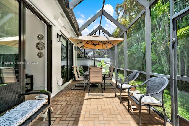 9905 NW 52nd Ln, Doral, FL 33178 - sunroom with outdoor dining space