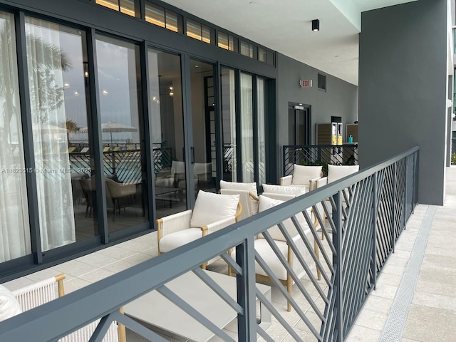 159 NE 6th St Unit 3104, Miami, FL 33132 - view of balcony