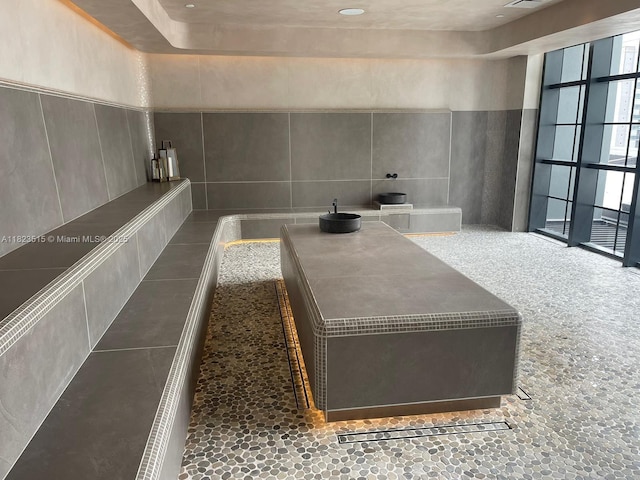 159 NE 6th St Unit 3104, Miami, FL 33132 - miscellaneous room featuring tile walls
