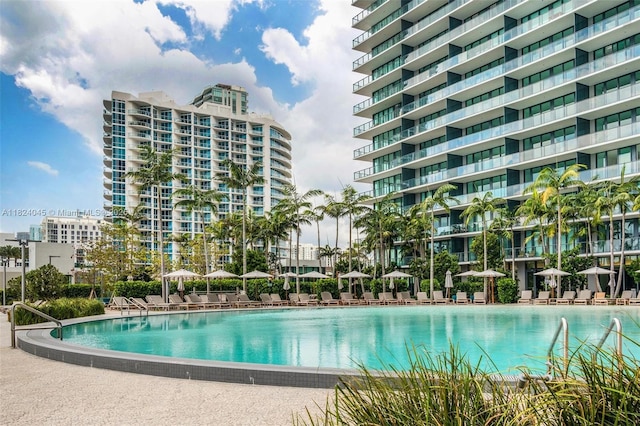 480 NE 31st St Unit 4804, Miami, FL 33137 - view of community pool