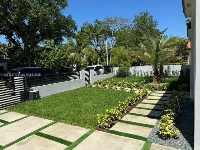 1205 Wallace St, Coral Gables, FL 33134 - view of fenced front yard