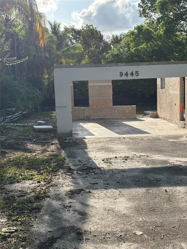 9445 SW 73rd Ave, Pinecrest, FL 33156 - exterior space