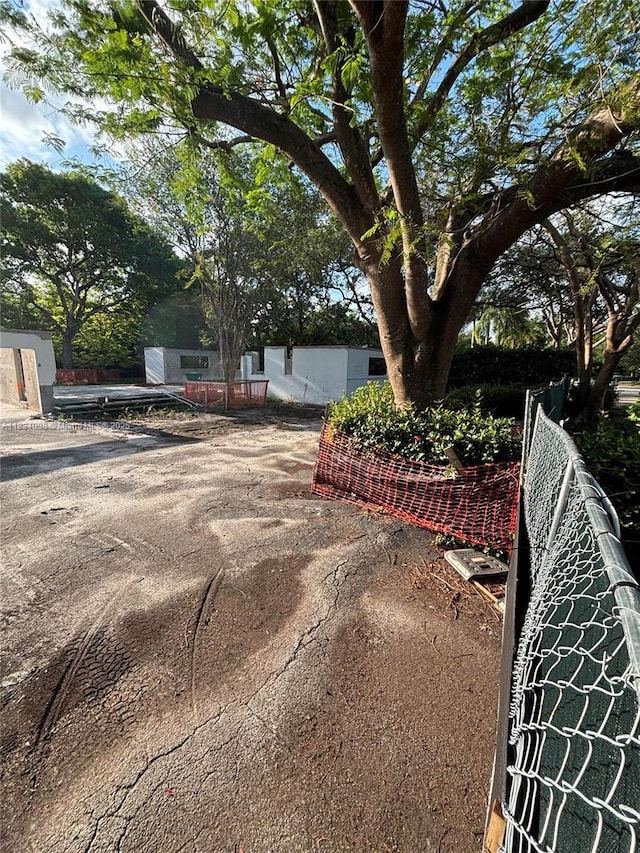 9445 SW 73rd Ave, Pinecrest, FL 33156 - view of yard