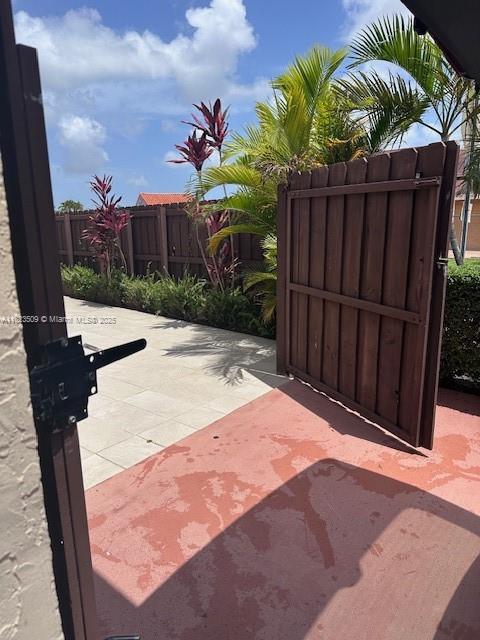 641 SW 99th Pl, Miami, FL 33174 - view of patio / terrace