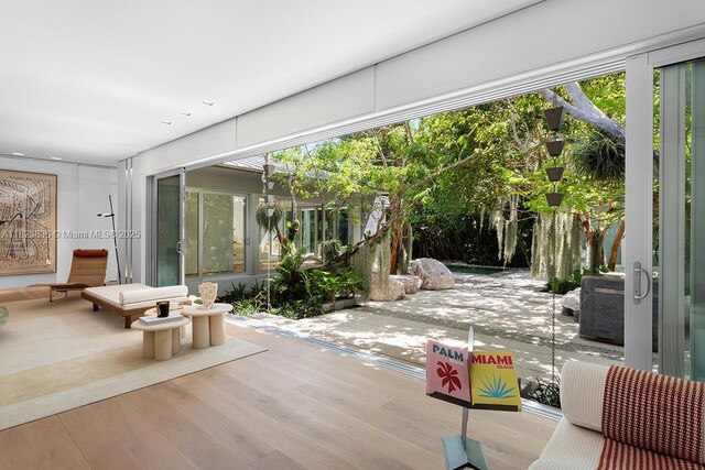 11 La Gorce Cir, Miami Beach, FL 33141 - view of patio