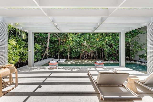 11 La Gorce Cir, Miami Beach, FL 33141 - view of patio / terrace