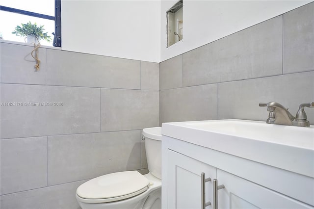 1395 NE 178th St, North Miami Beach, FL 33162 - half bathroom featuring tile walls and vanity