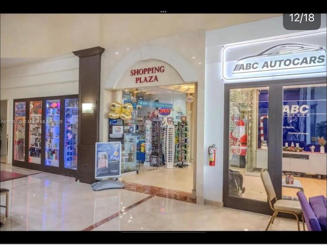 19201 Collins Ave, Sunny Isles Beach, FL 33160 - view of building lobby