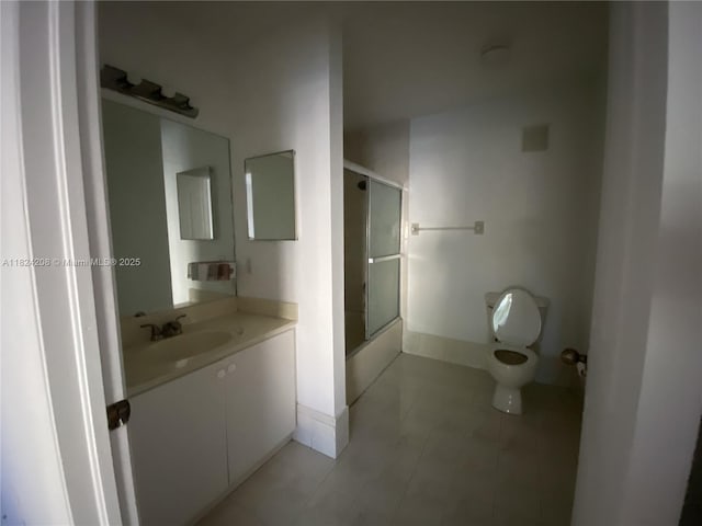 18942 NW 86th Ct, Hialeah, FL 33015 - bathroom with vanity, shower / bath combination with glass door, and tile patterned floors