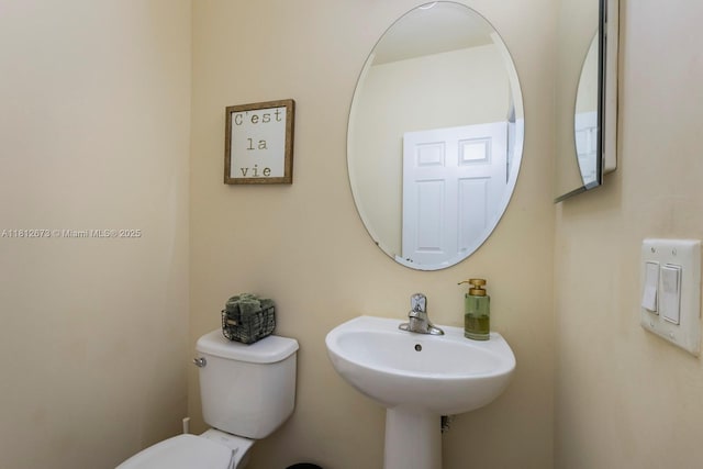 3324 W 90, Hialeah, FL 33018 - bathroom featuring toilet and a sink