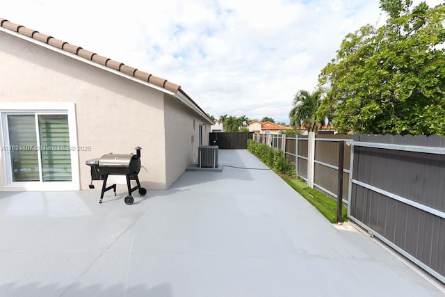 3813 SW 149th Pl, Miami, FL 33185 - view of patio with area for grilling