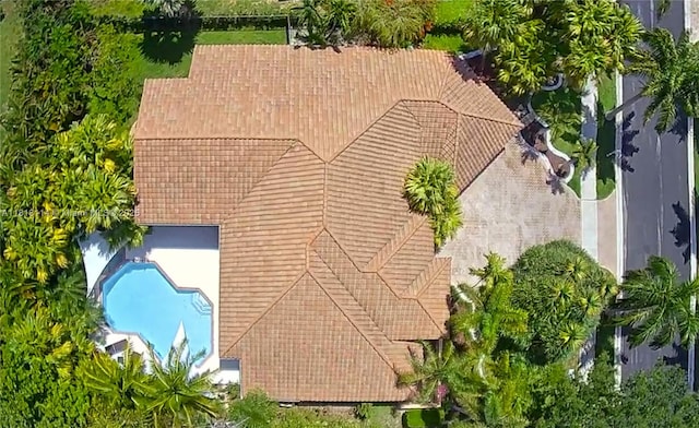 375 Sabal Way, Weston, FL 33326 - view from above of property featuring a pool