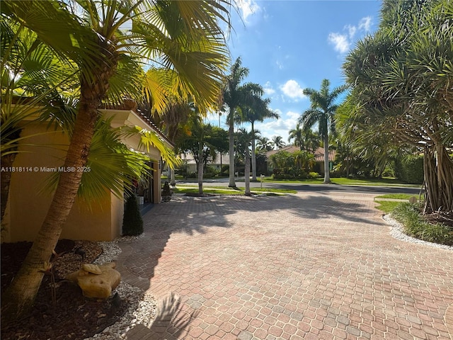375 Sabal Way, Weston, FL 33326 - view of decorative road