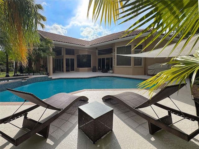 375 Sabal Way, Weston, FL 33326 - view of swimming pool featuring a patio and a pool with connected hot tub
