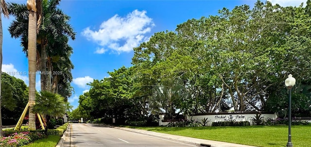 375 Sabal Way, Weston, FL 33326 - view of street with street lights and curbs