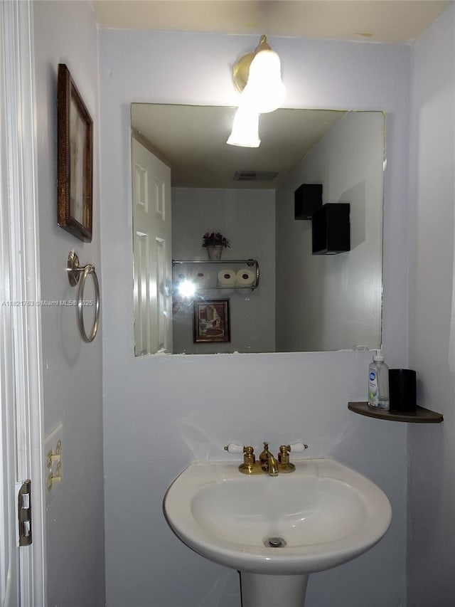 6680 SW 41st Pl Unit 32, Davie, FL 33314 - bathroom featuring a sink