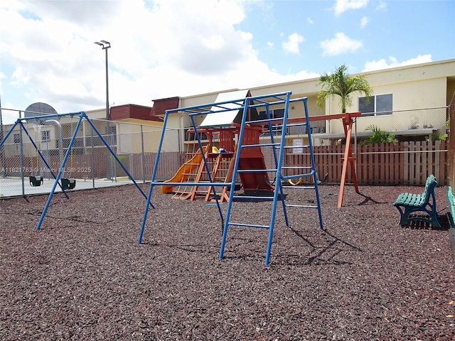 6680 SW 41st Pl Unit 32, Davie, FL 33314 - view of communal playground