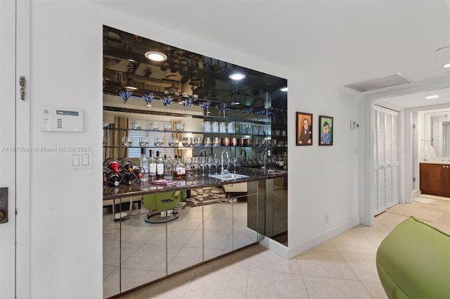 140 SE 5th Ave Unit 438, Boca Raton, FL 33432 - indoor wet bar with tile patterned flooring
