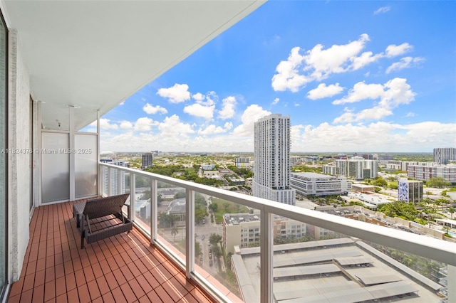 1900 N Bayshore Dr Unit 2514, Miami, FL 33132 - balcony featuring a view of city