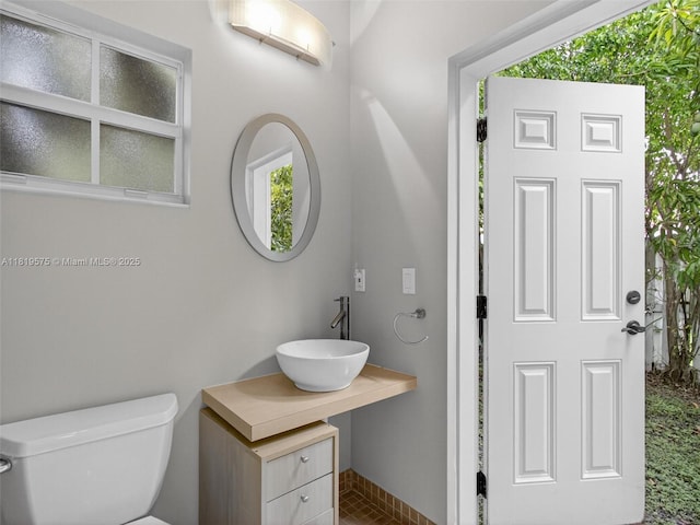 782 Lake Blvd, Weston, FL 33326 - bathroom with healthy amount of natural light and vanity