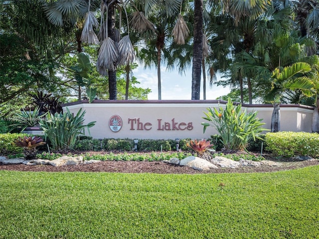782 Lake Blvd, Weston, FL 33326 - community sign featuring a yard