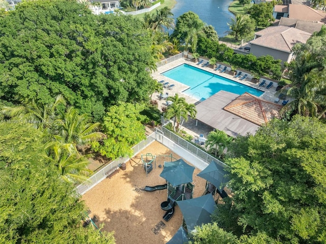 782 Lake Blvd, Weston, FL 33326 - aerial view of a pool area and a nearby body of water