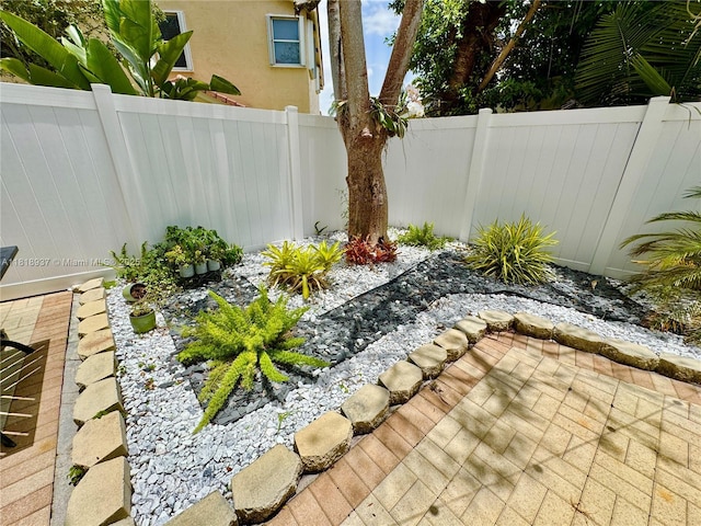 535 SW 181st Way, Pembroke Pines, FL 33029 - view of yard