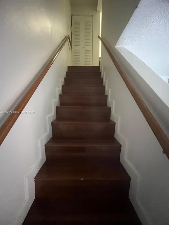 14901 SW 82nd Ter Unit 1-207, Miami, FL 33193 - view of stairs