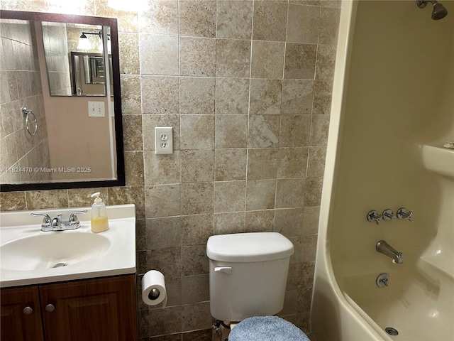 5818 Swordfish Ct Unit D, Tamarac, FL 33319 - full bath featuring vanity, shower / tub combination, and tile walls