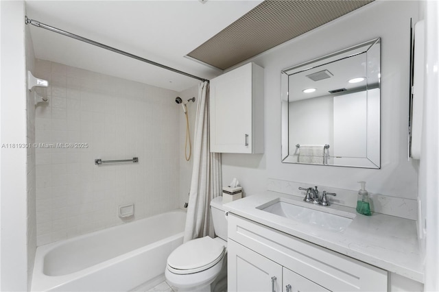 1704 Andros Isle Unit C2, Coconut Creek, FL 33066 - full bath with shower / bathtub combination with curtain and vanity