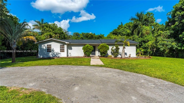 10901 SW 31st St, Davie, FL 33328 - single story home featuring a front yard