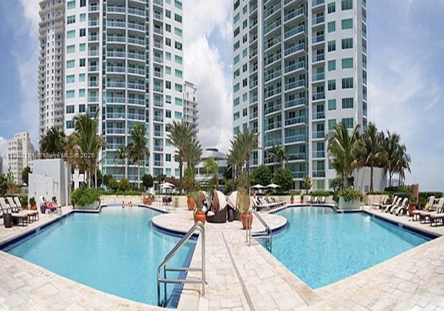 253 NE 2nd St Unit 222, Miami, FL 33132 - community pool with a patio