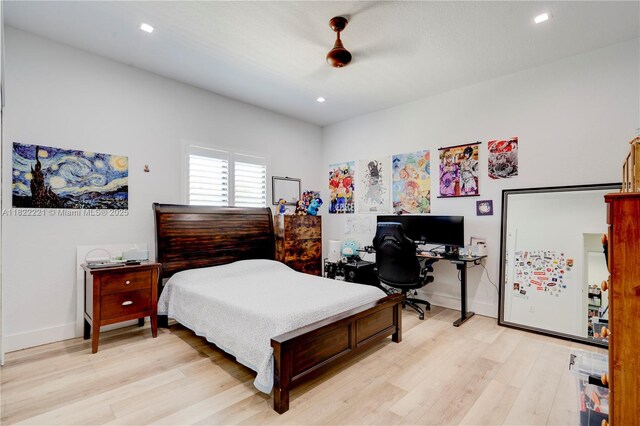8965 NW 174th Ln, Hialeah, FL 33018 - bedroom featuring light wood-type flooring, an office area, a ceiling fan, and recessed lighting