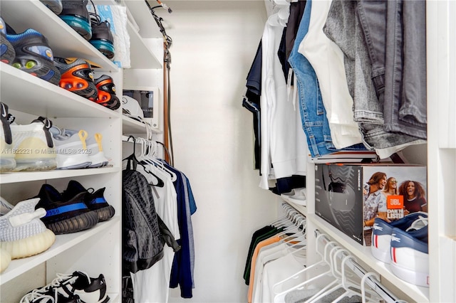 8965 NW 174th Ln, Hialeah, FL 33018 - view of walk in closet