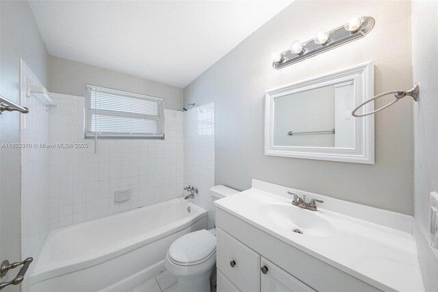3818 Everglades Rd, Palm Beach Gardens, FL 33410 - bathroom featuring vanity and washtub / shower combination