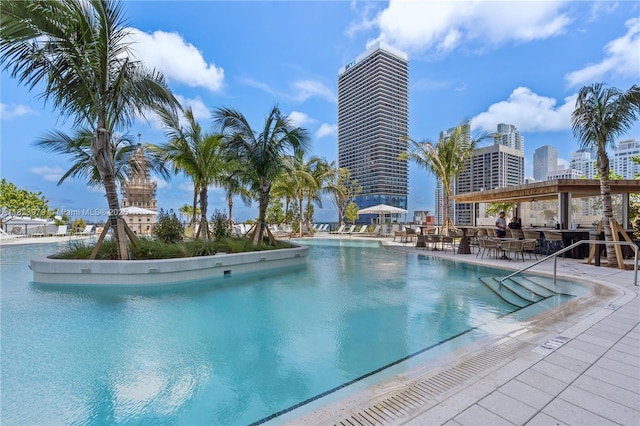 601 NE 1st Ave Unit 2703, Miami, FL 33132 - community pool with a view of city and a patio
