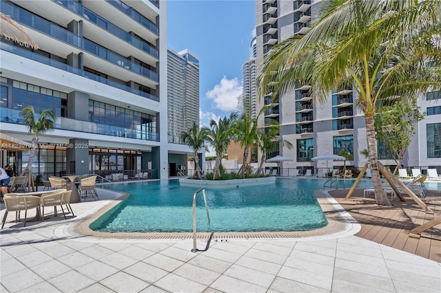 601 NE 1st Ave Unit 2703, Miami, FL 33132 - community pool with a patio area