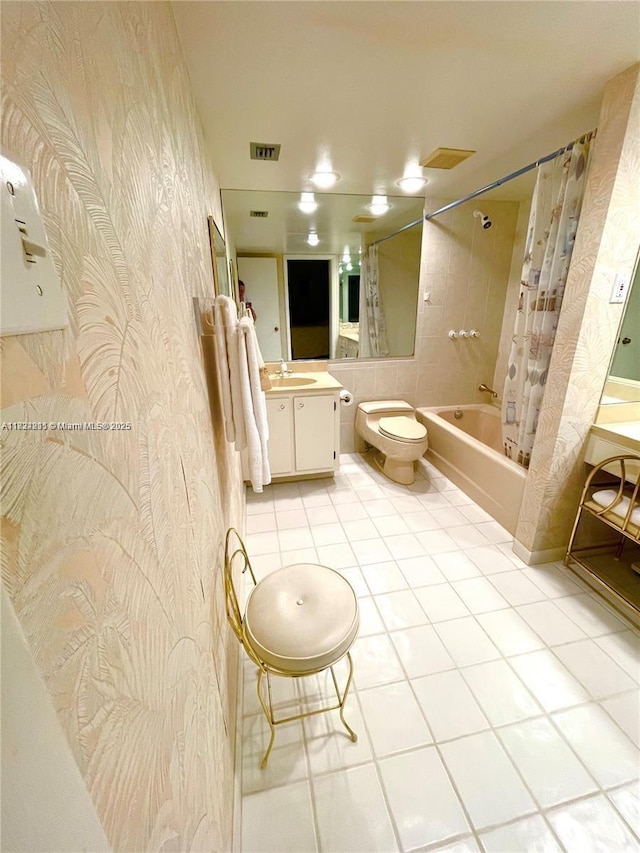 224 Pine Hov Cir Unit D-2, Green Acres, FL 33463 - full bathroom featuring shower / tub combo with curtain, vanity, tile patterned flooring, and wallpapered walls