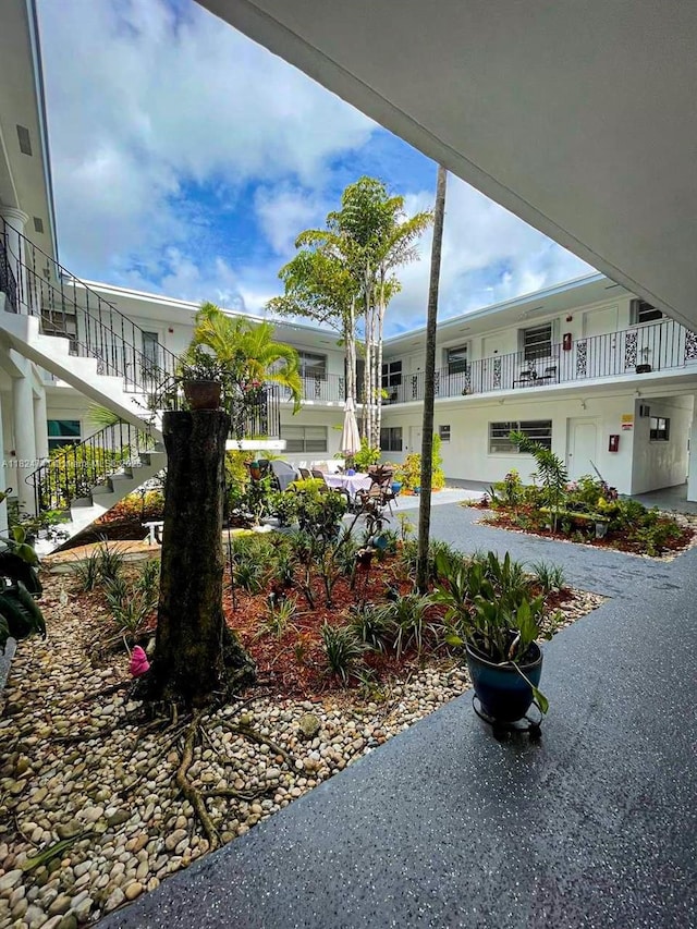 3515 Van Buren St Unit 106, Hollywood, FL 33021 - surrounding community with stairway