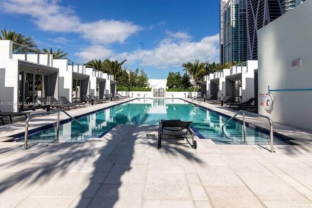 851 NE 1st Ave Unit 503, Miami, FL 33132 - community pool with a patio