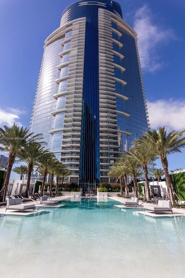 851 NE 1st Ave Unit 503, Miami, FL 33132 - view of community pool