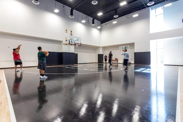 851 NE 1st Ave Unit 503, Miami, FL 33132 - view of sport court featuring community basketball court