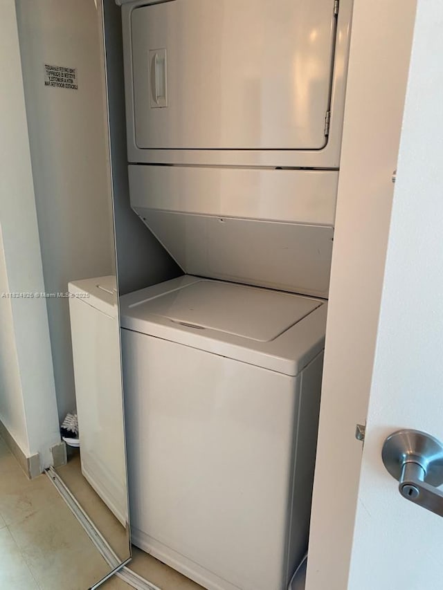 60 SW 13th St Unit 4607, Miami, FL 33130 - laundry area with stacked washer / dryer