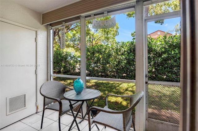 8317 Royal Palm Blvd Unit 104, Coral Springs, FL 33065 - sunroom / solarium with plenty of natural light