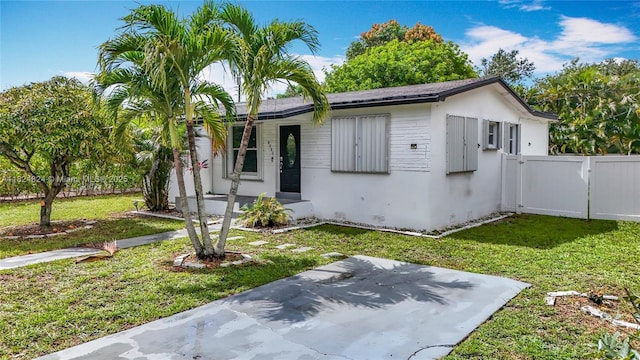 6464 Mcclellan St, Hollywood, FL 33024 - single story home featuring a gate
