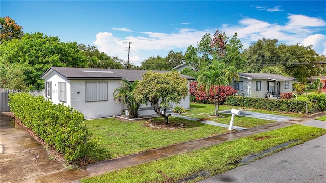 6464 Mcclellan St, Hollywood, FL 33024 - view of front of home with stucco siding