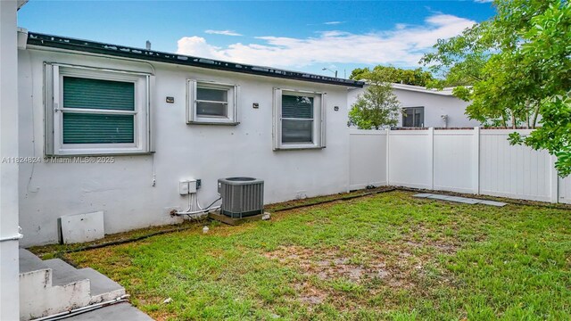 6464 Mcclellan St, Hollywood, FL 33024 - view of property exterior with stucco siding